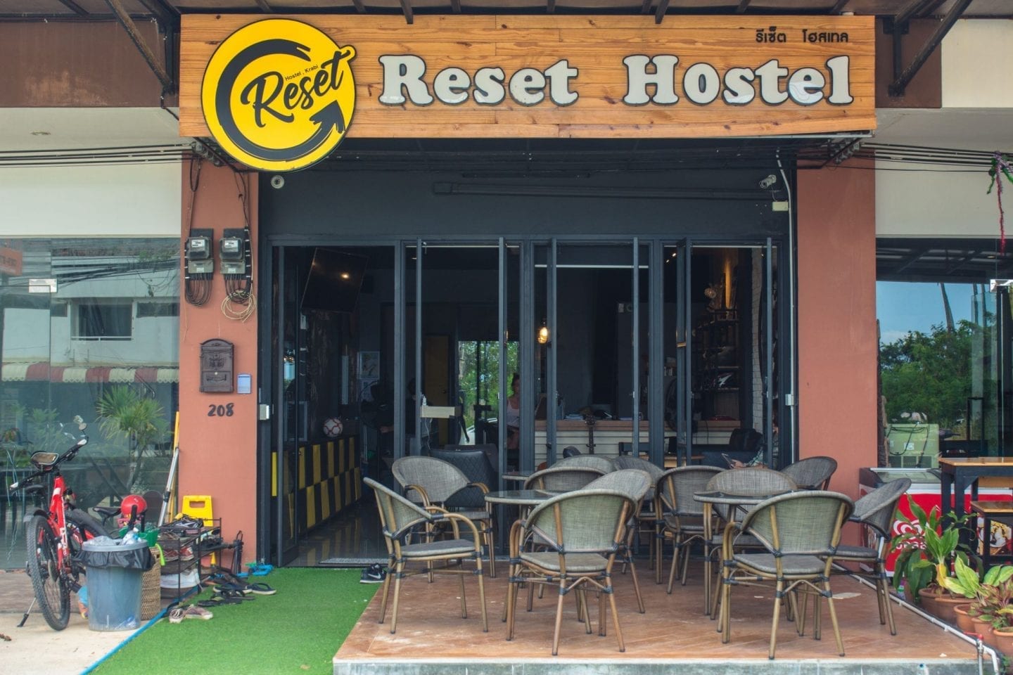 reset hostel krabi