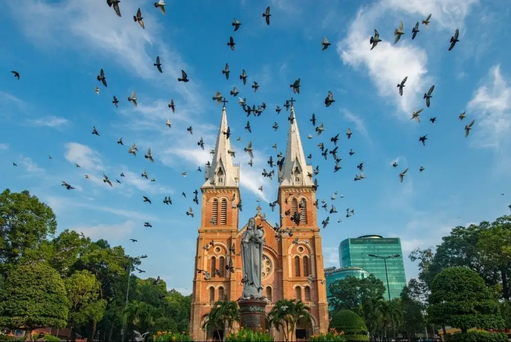 The Ultimate 2 Week Backpacking Trip to Vietnam | Wanderlust Movement | #vietnam #backpacking #solotravel #solofemaletravel #southeastasia #budgettravel