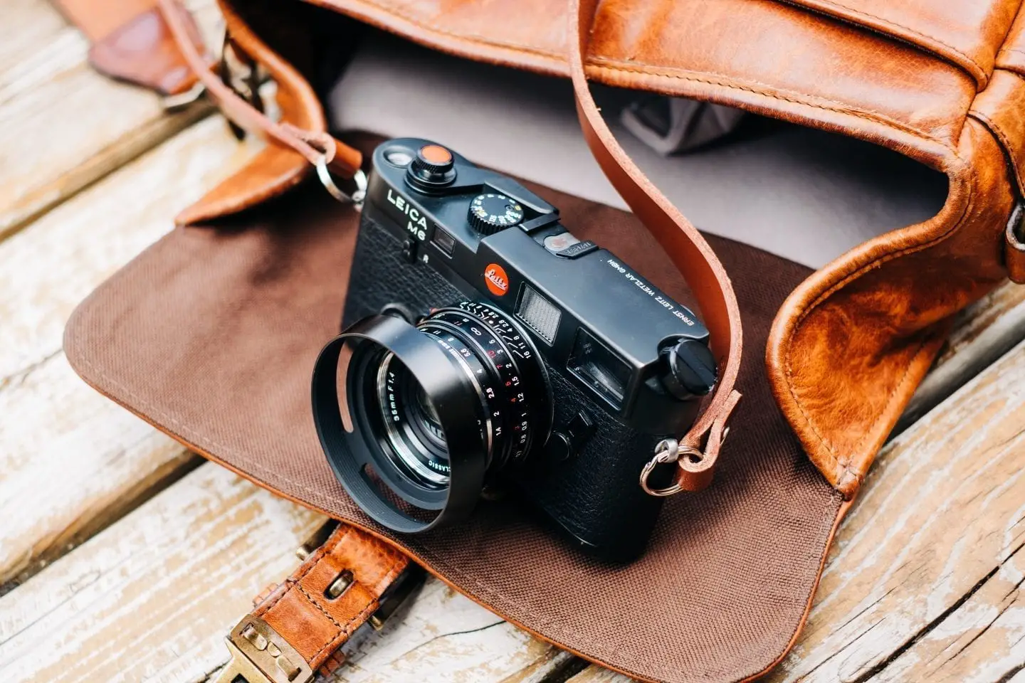 Camera Lover perfect for photography and camera lover Messenger Shoulder Handbag