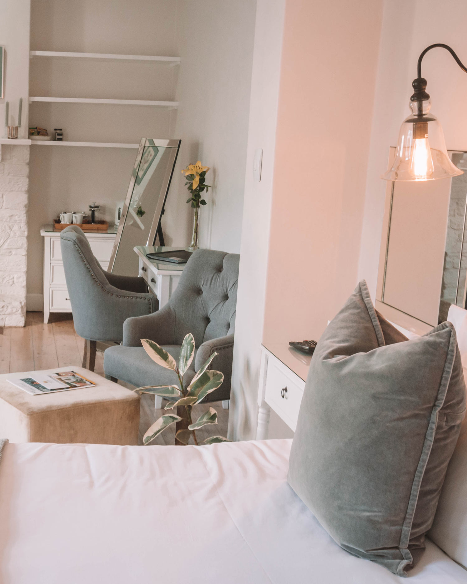 whispering-oaks bedroom