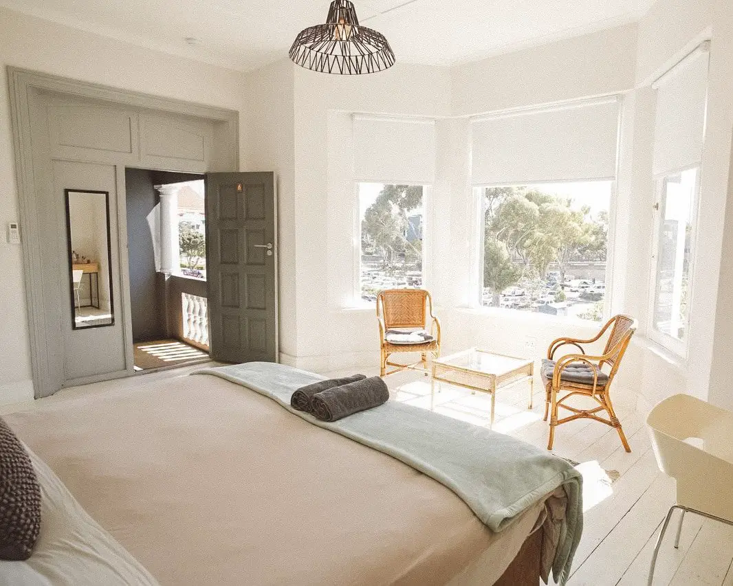 moy cheap hotel in cape town