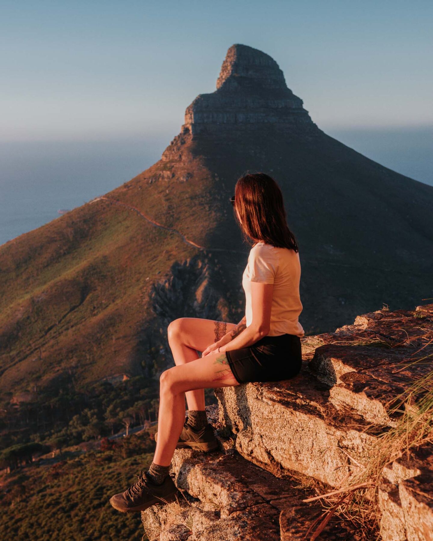 girl on top of kloof corner in cape town