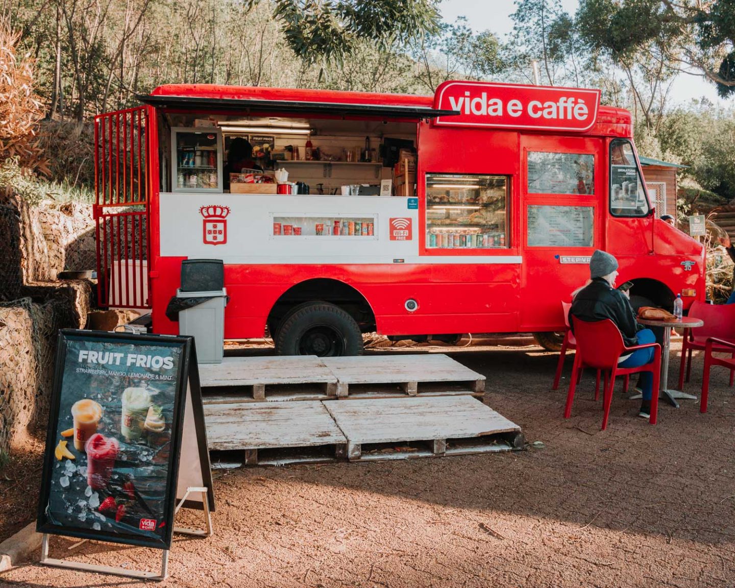 vida e cafe at the base of lion's head