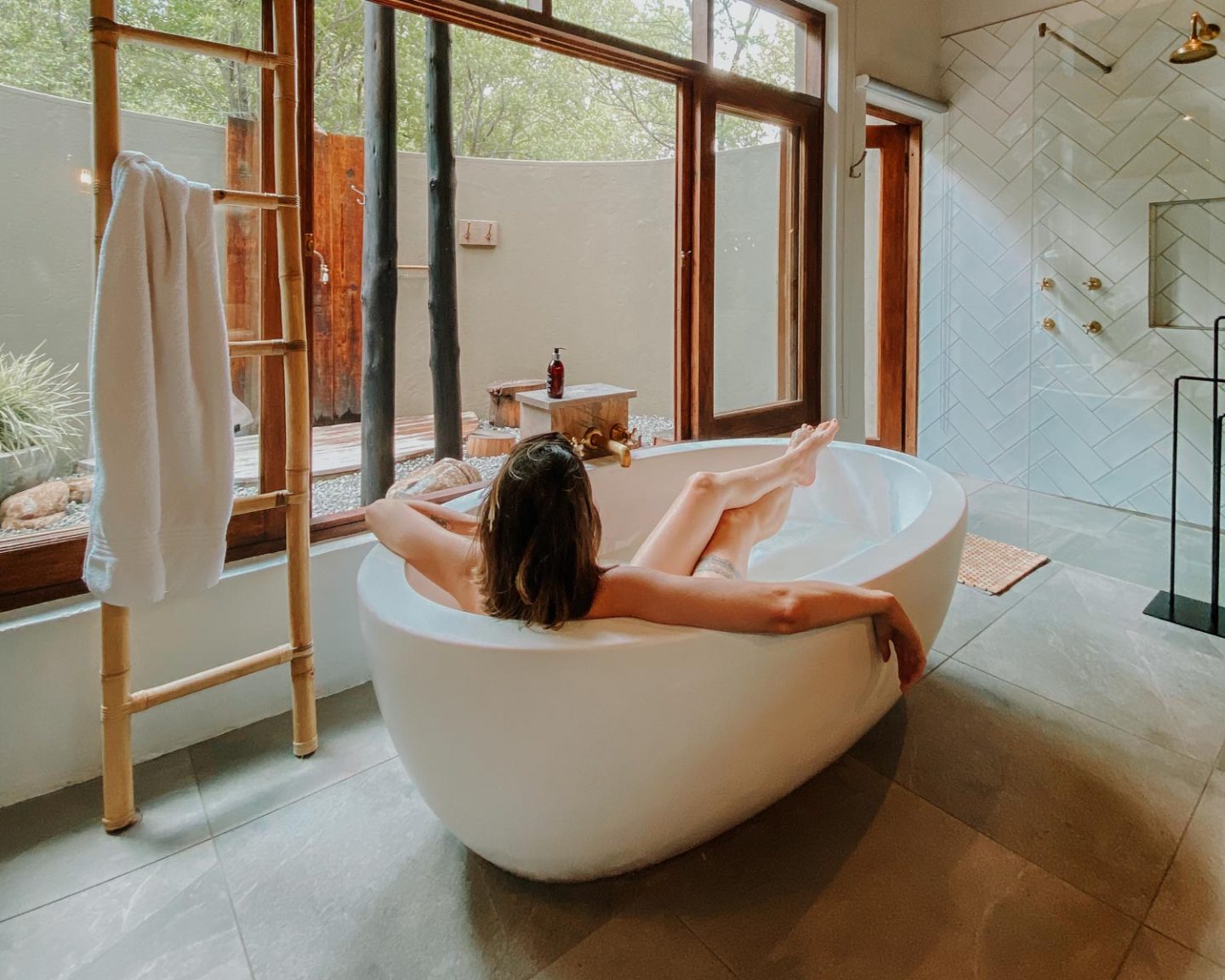 bathtub at nkala lodge