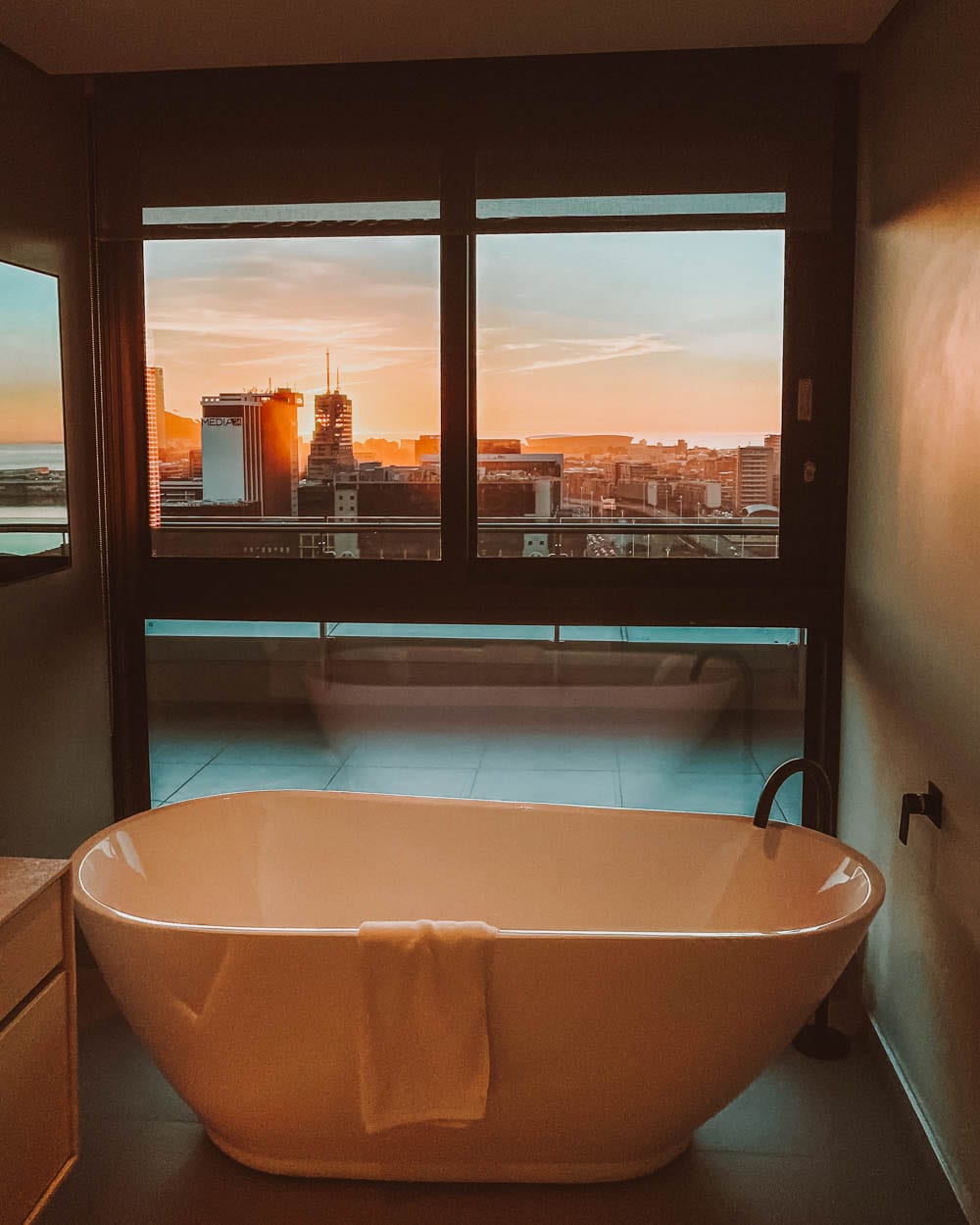 bathtub