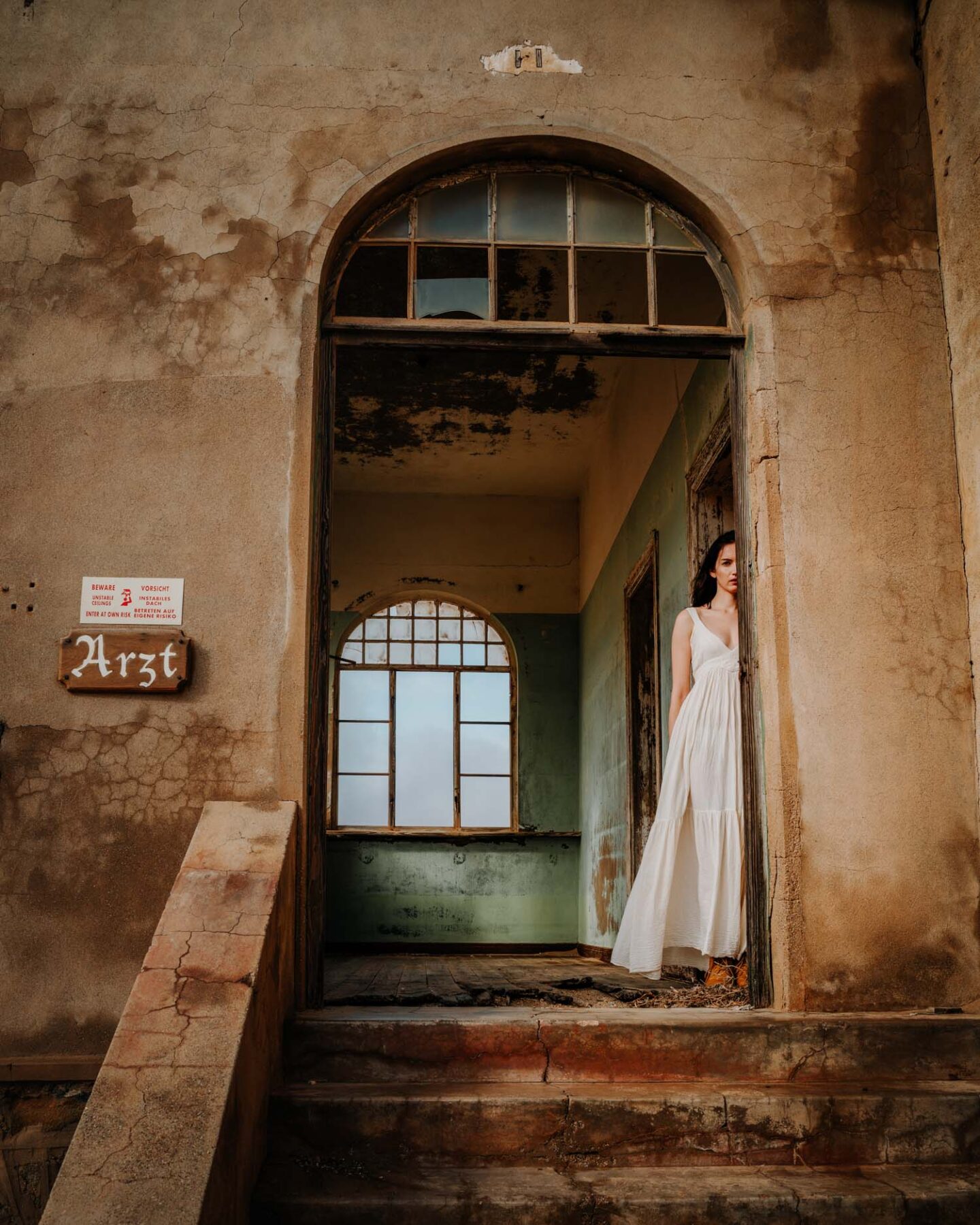 girl in kolmanskop