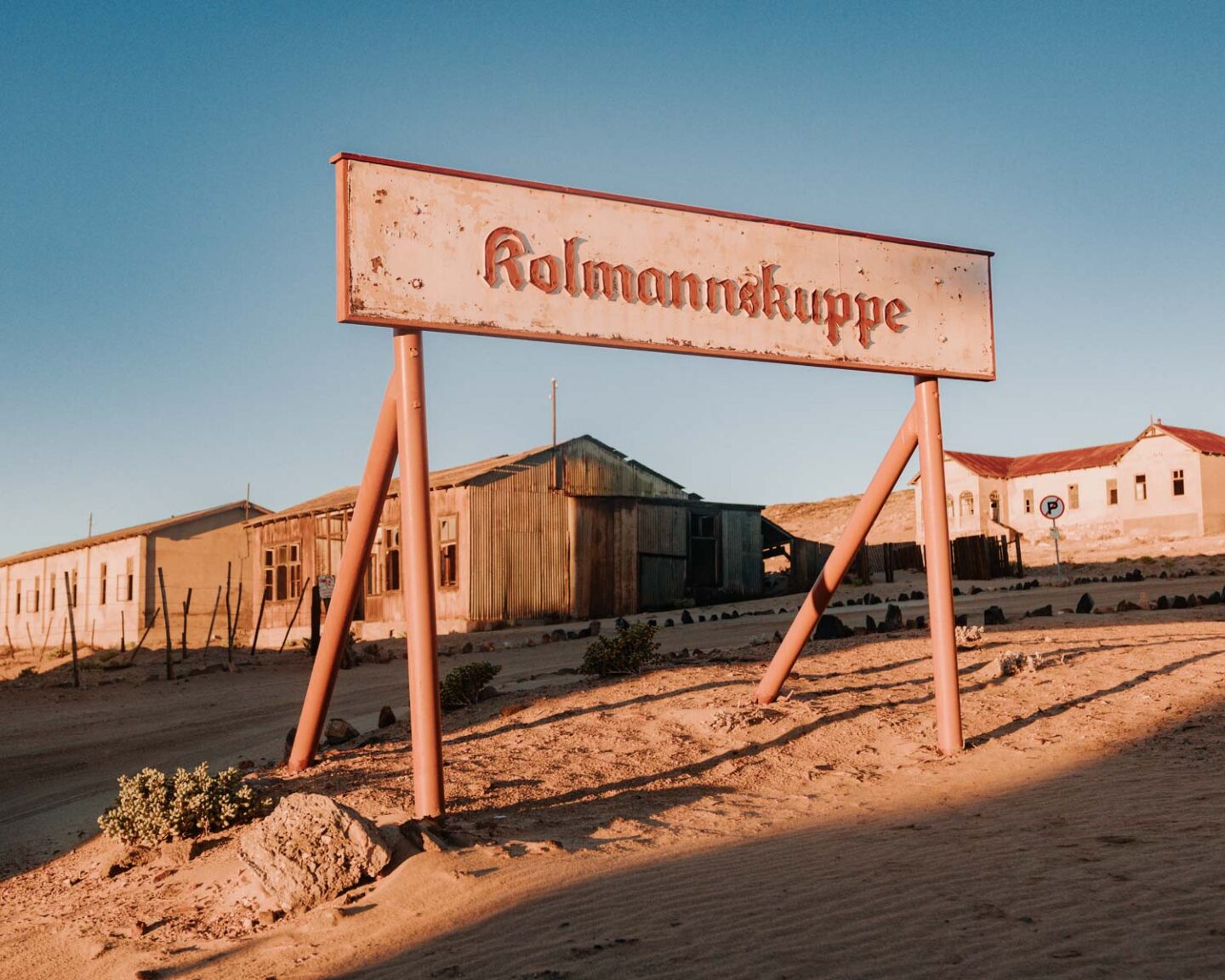 kolmanskop in namibia