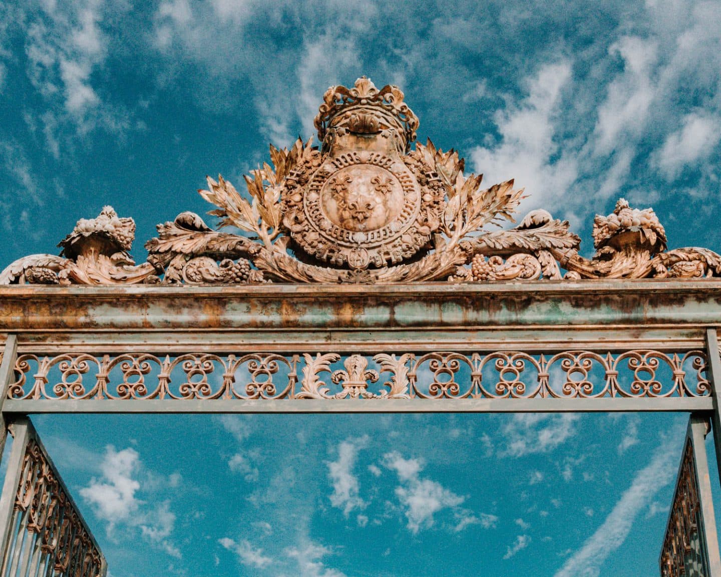 palace of versailles gate