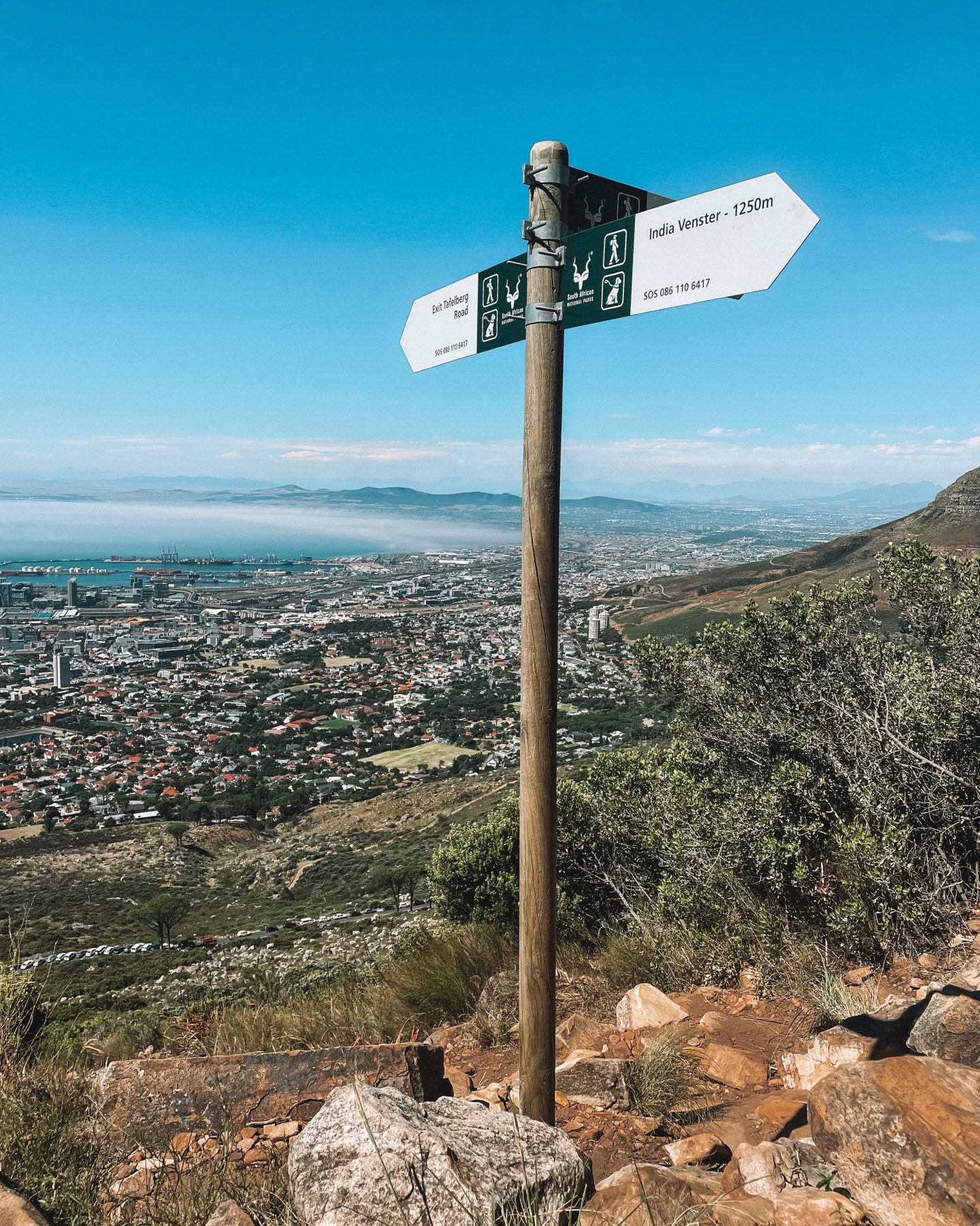 india venster trail sign