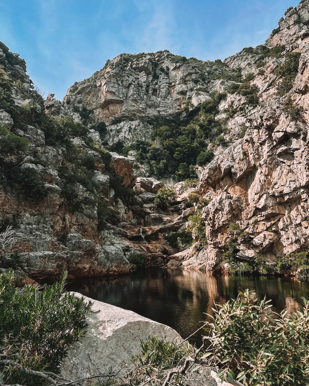 second waterfall on crystal pools hike